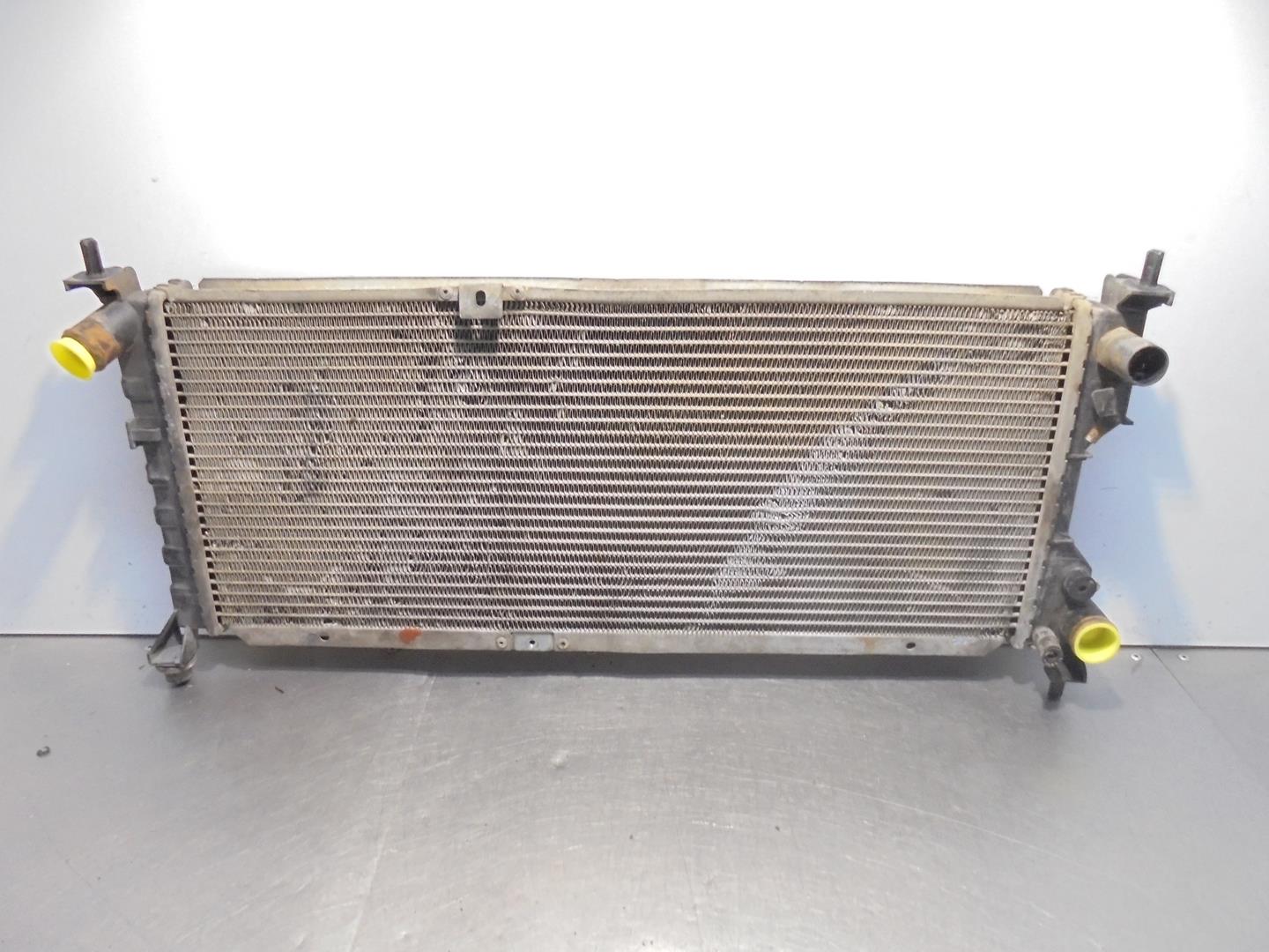POMPE A EAU OPEL CORSA B 4CYL